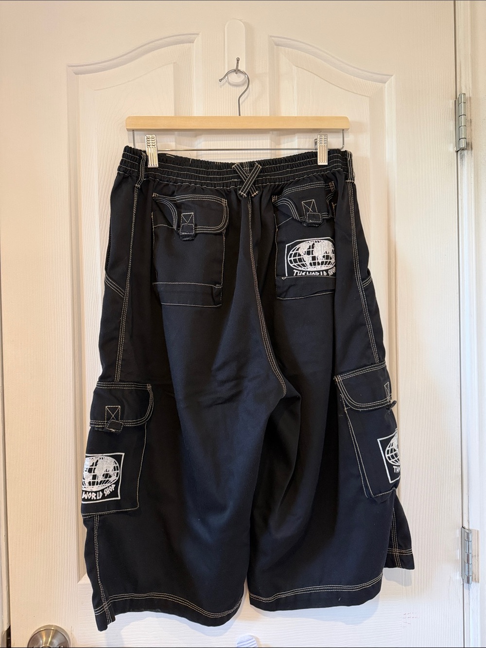 Harmonie Black Y2K Cargo Bermuda Shorts World Graphic L - Picture 2 of 7